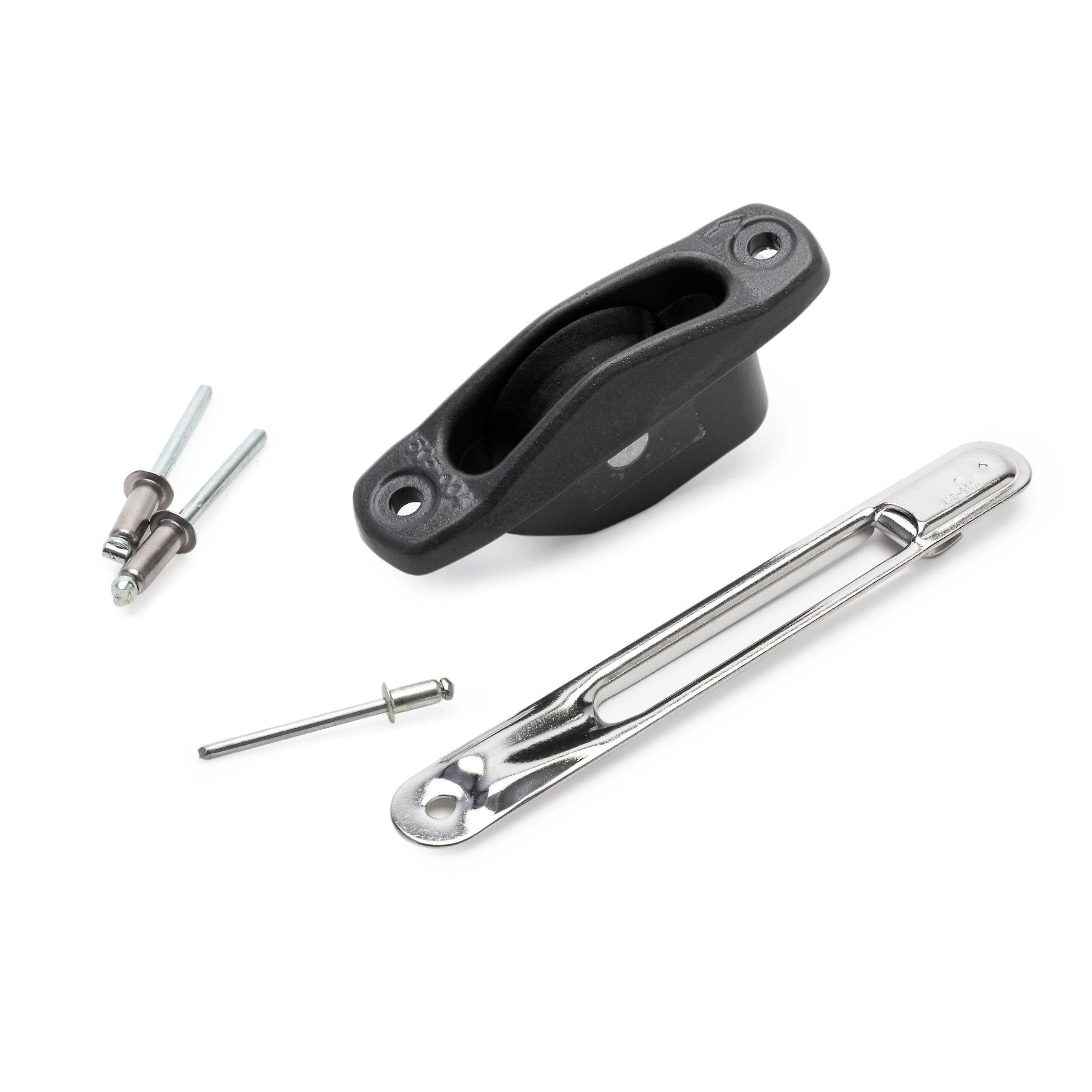 Heel lift arrangement for Spinnaker pole, ø45 mm Aluminium sheave box and small (10 mm) slot fitting included.
