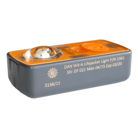 DM-W4-A — Daniamant W4-A Emergency Light — Däcksutrustning - Nödljus